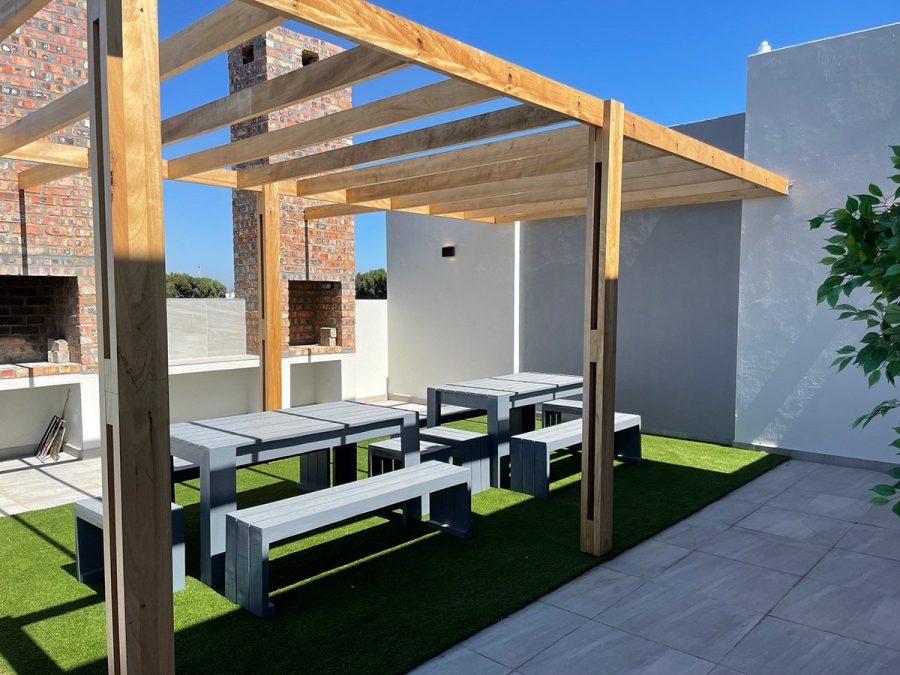 1 Bedroom Property for Sale in Table View Western Cape